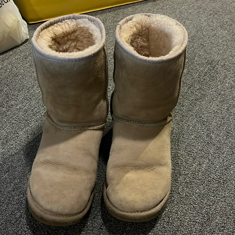 UGG Australia size 8 sand boot